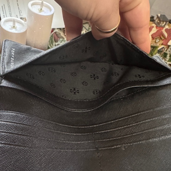 Tory Burch Black Leather Wallet with Gold Logo - Picture 8 of 13